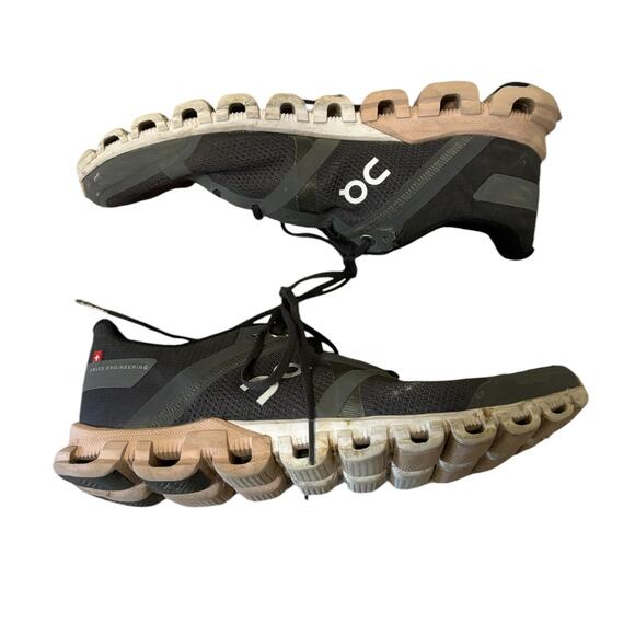 On Running Women's Sneakers - Black and Tan - Picture 4 of 10